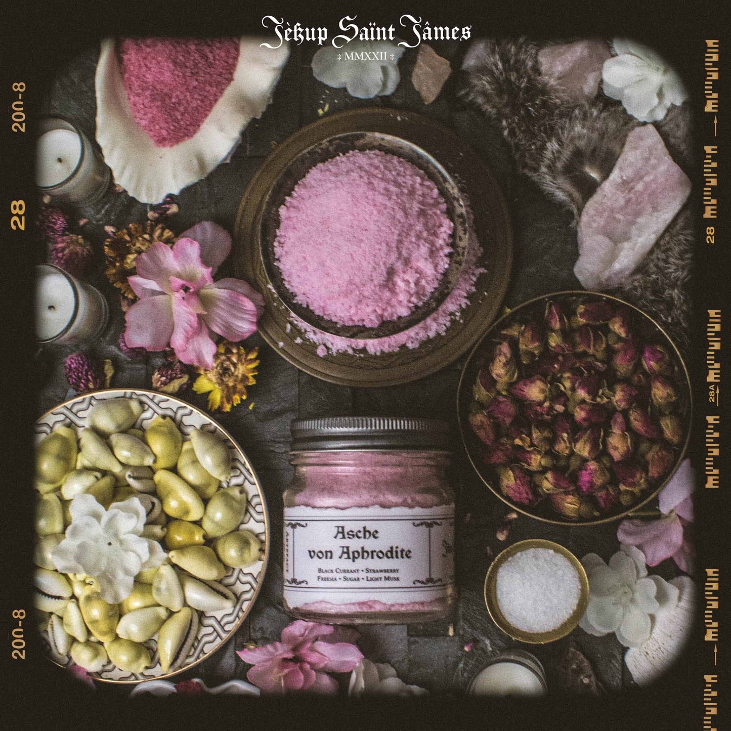 Powdered Wax Melts "Asche von Aphrodite": Sugar, Freesia, Vanilla, Musk, Strawberry {120g} Handcrafted With Mica