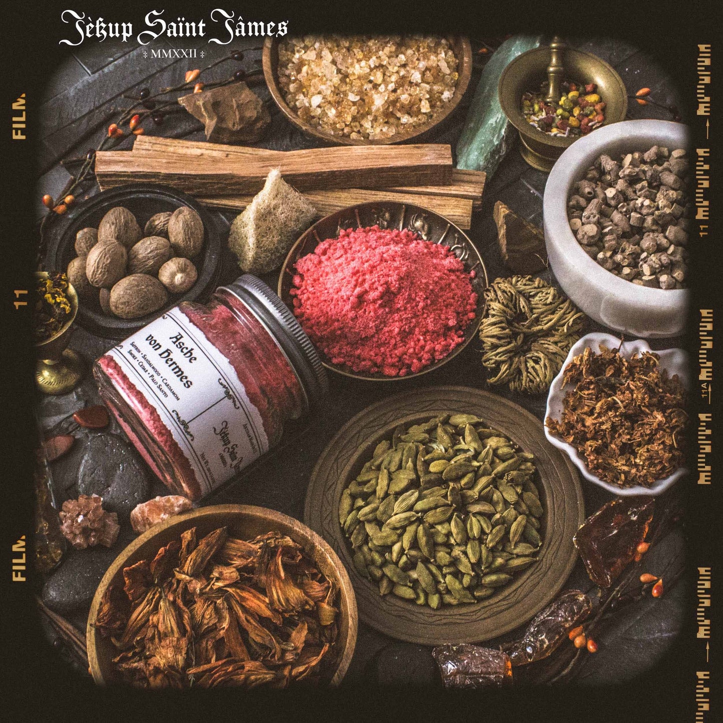 Powdered Wax Melts "Asche von Hermes": Palo Santo, Sandalwood, Saffron, Violet, Smoke {120g} Handcrafted With Mica