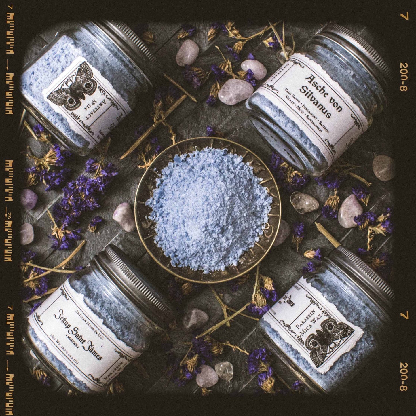 Powdered Wax Melts "Asche von Silvanus": Palo Santo, Moss, Bergamont, Sandalwood, Patchouli, Violet {120g} Handcrafted With Mica