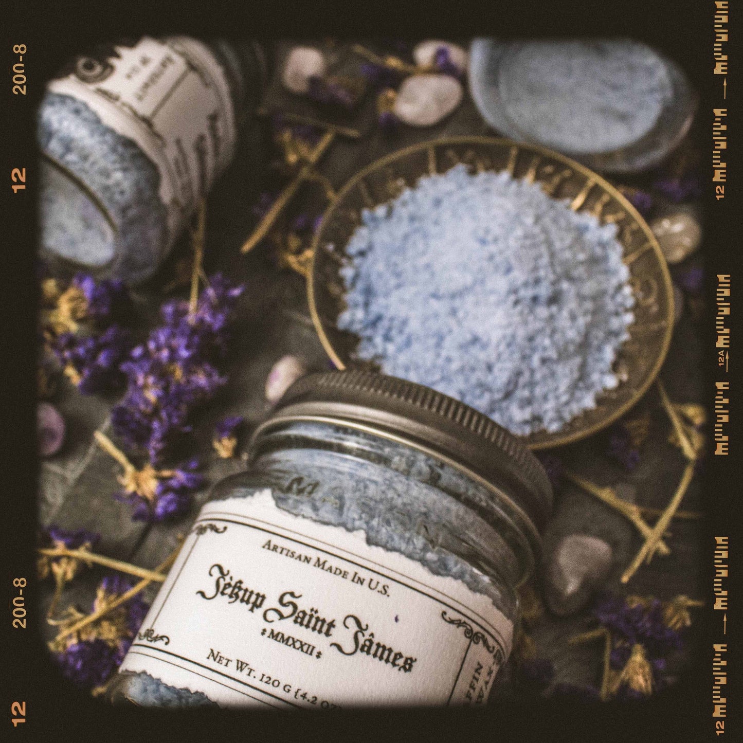 Powdered Wax Melts "Asche von Silvanus": Palo Santo, Moss, Bergamont, Sandalwood, Patchouli, Violet {120g} Handcrafted With Mica